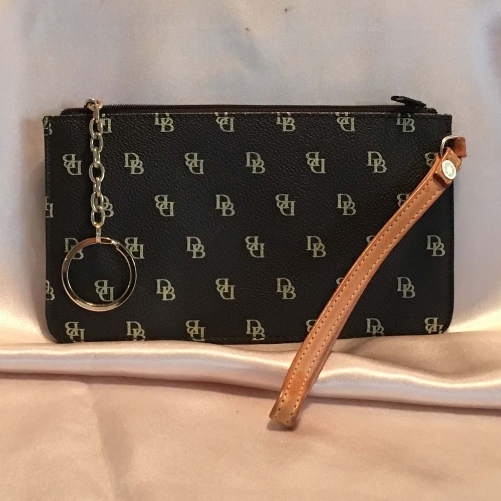 Dooney & Bourke Wristlet w/Key Chain